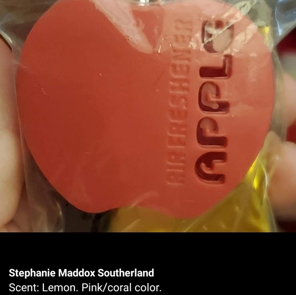 4 plastic apple car air fresheners. 4 colors. - Picture 5 of 9